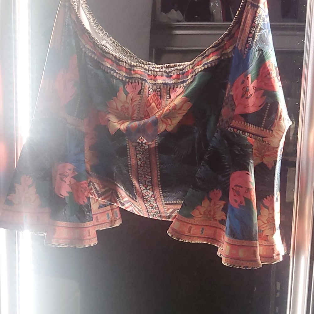 Off the shoulders bluse